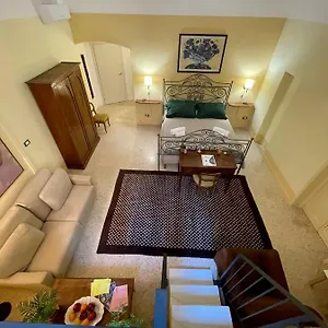  Bed and breakfast 4 Balconi Rooms- Dimora Arditi Italia